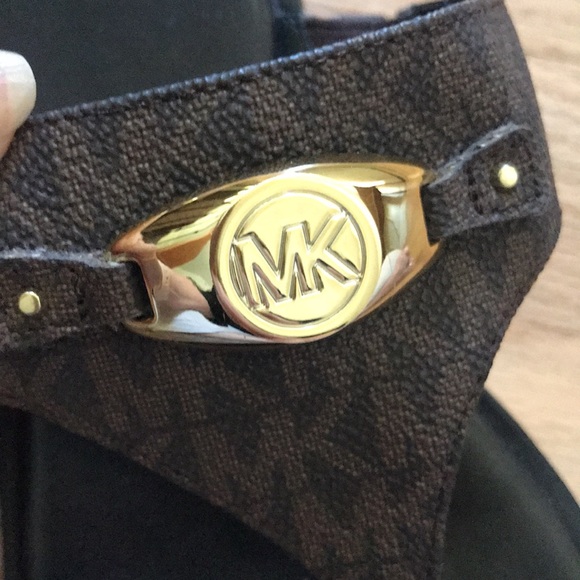 Michael Kors Monogram Sandals Sz 9.5 - Picture 6 of 15